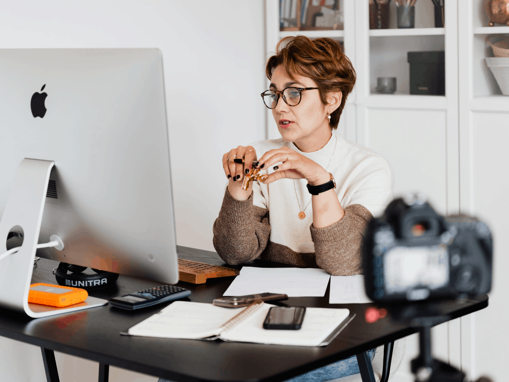 How to Earn Dollars Without Investment?